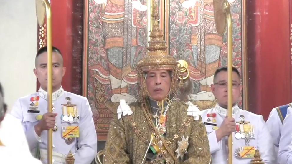 King Maha Vajiralongkorn Crowned Rama X Of Thailand Nestia