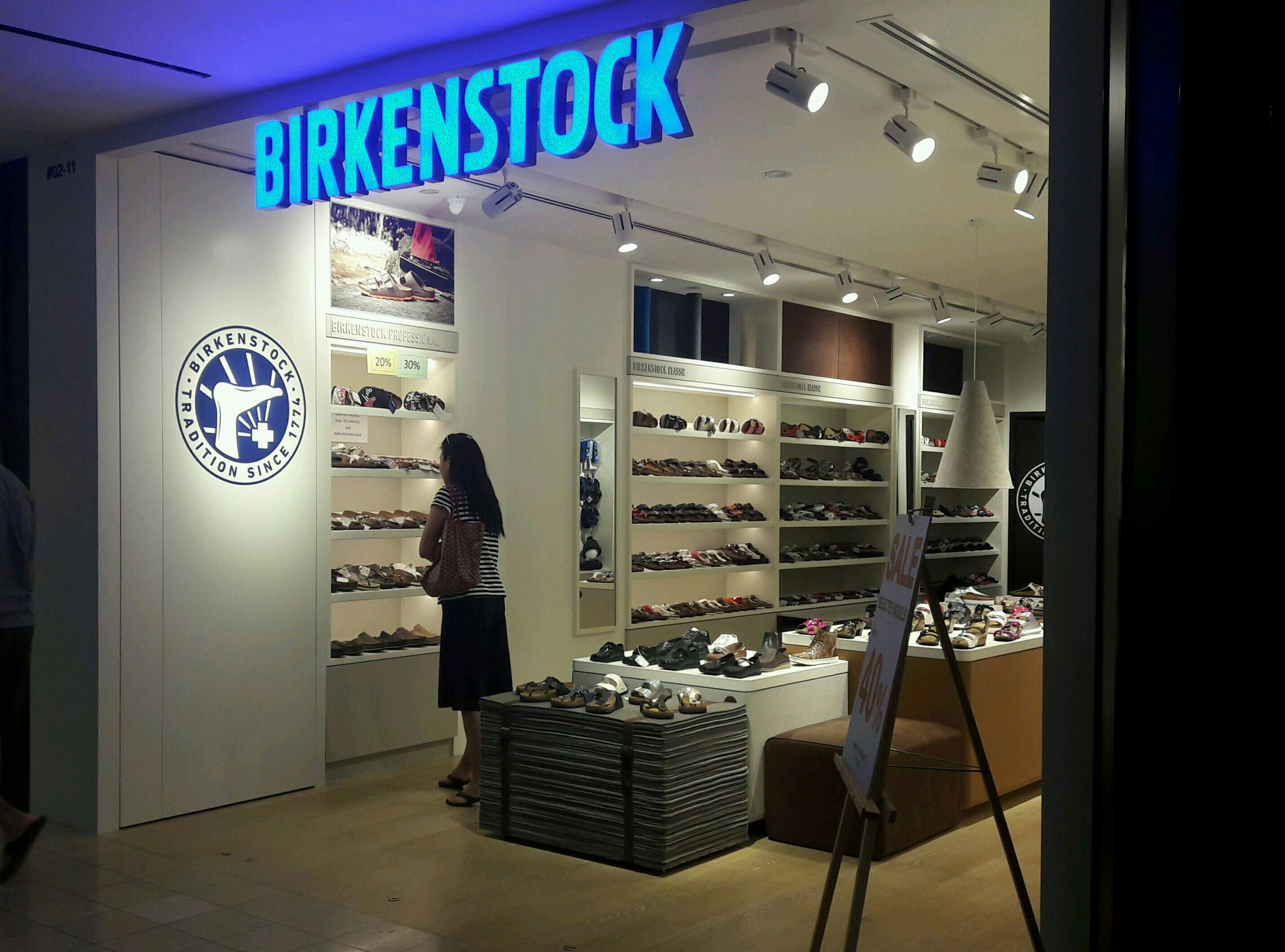 birkenstock store hours