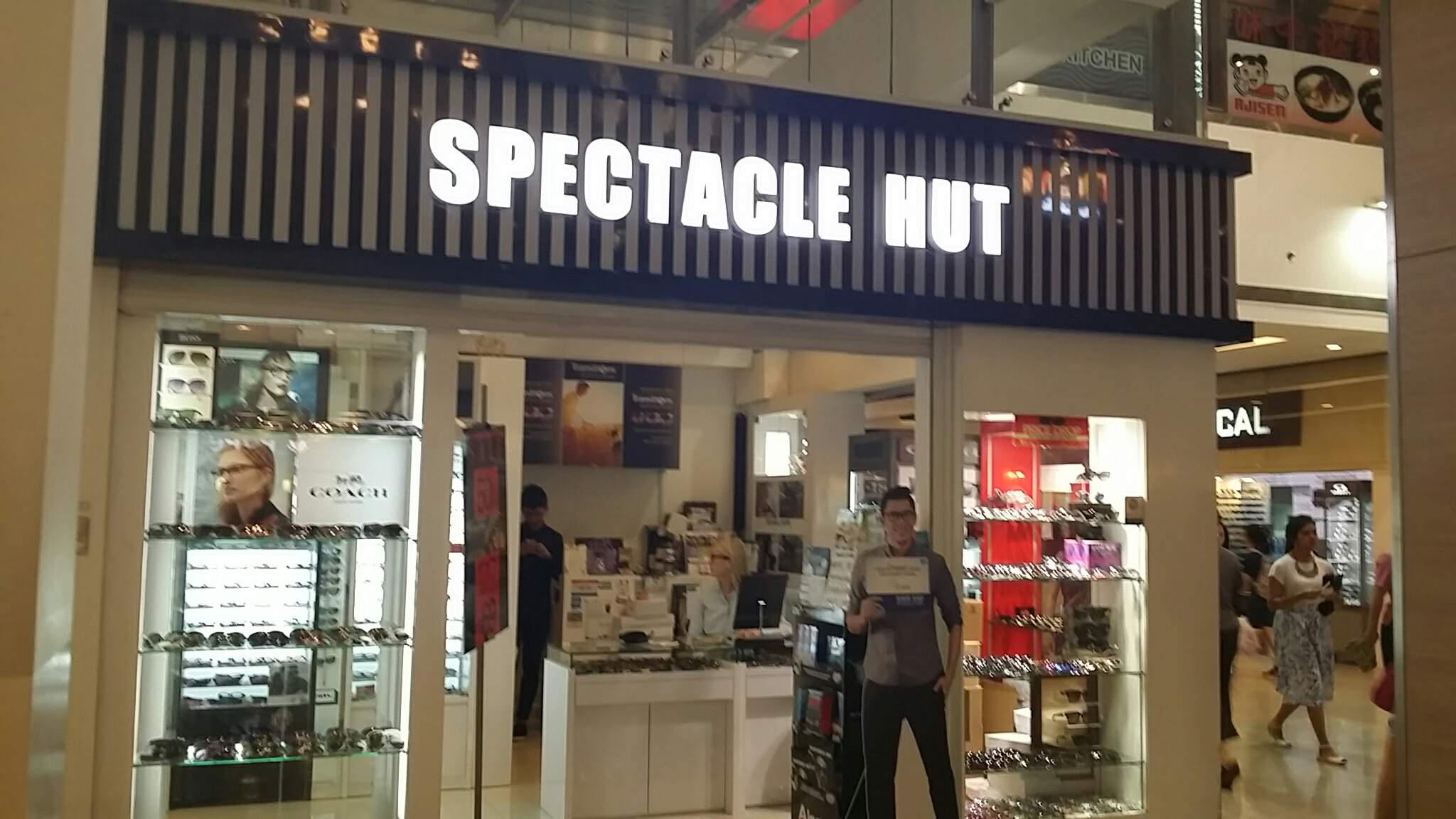 spectacle hut outlet