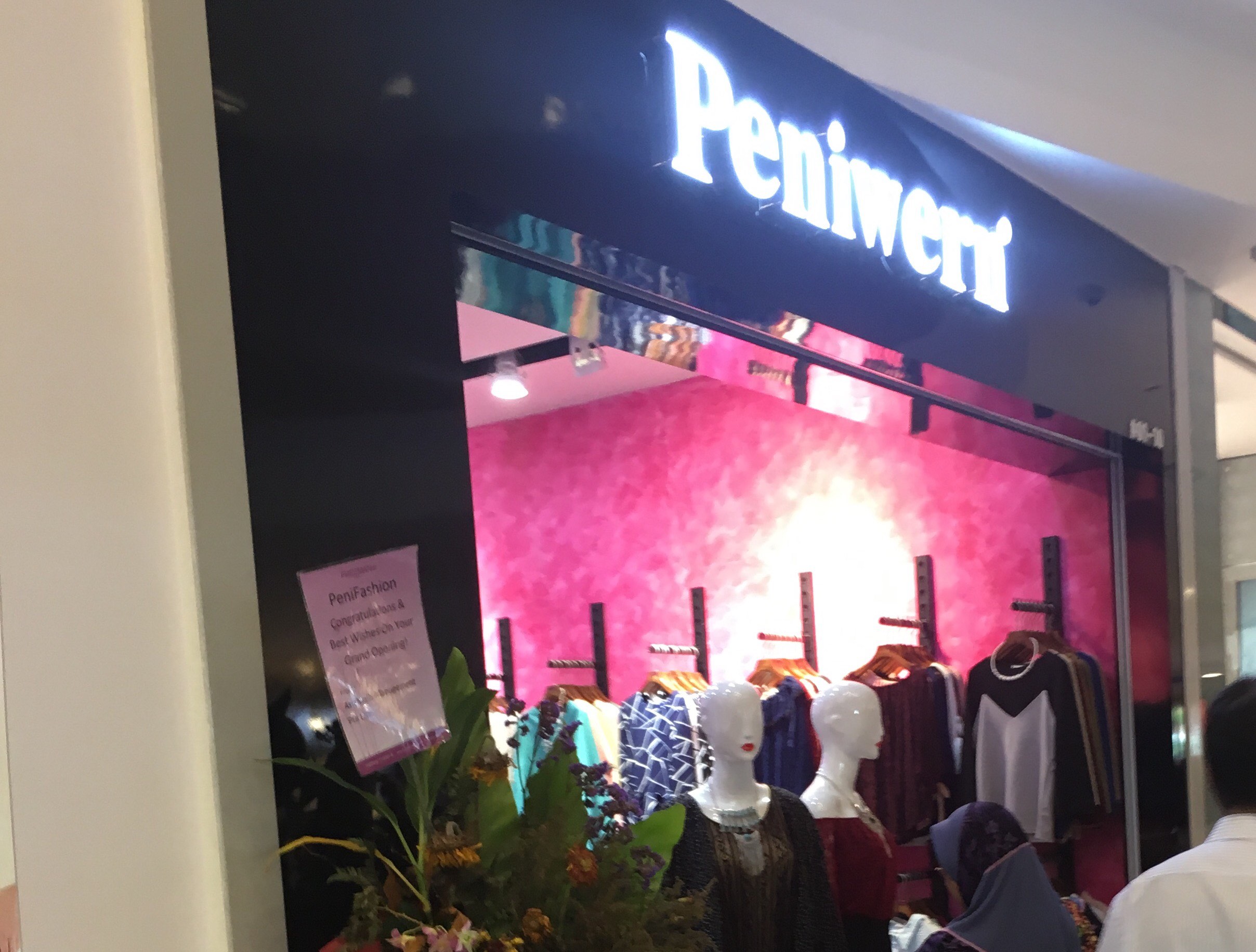 Singapore Service Clothing Peniwern(White Sands) Nestia