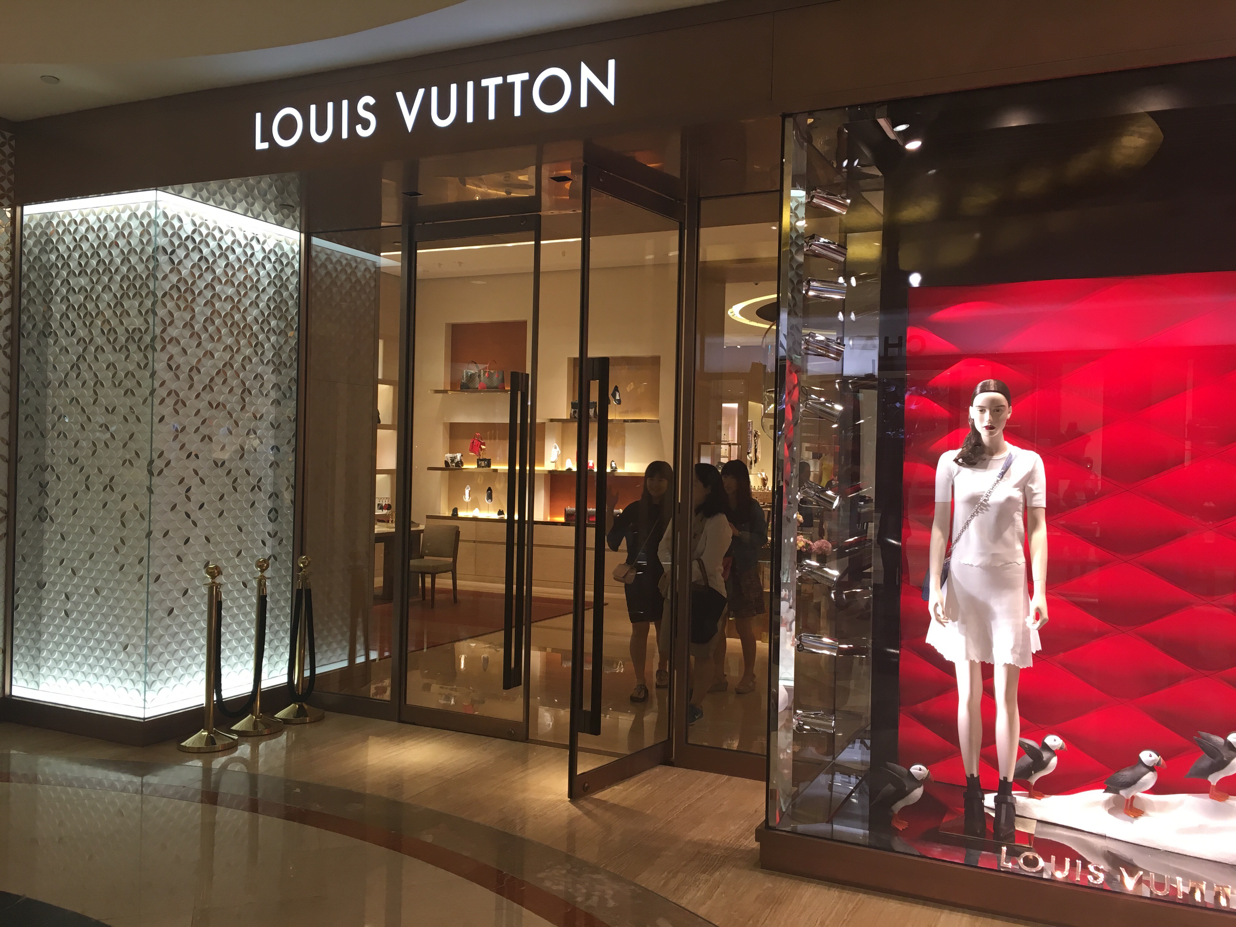 Louis Vuitton Singapore: Ngee Ann City store revamped