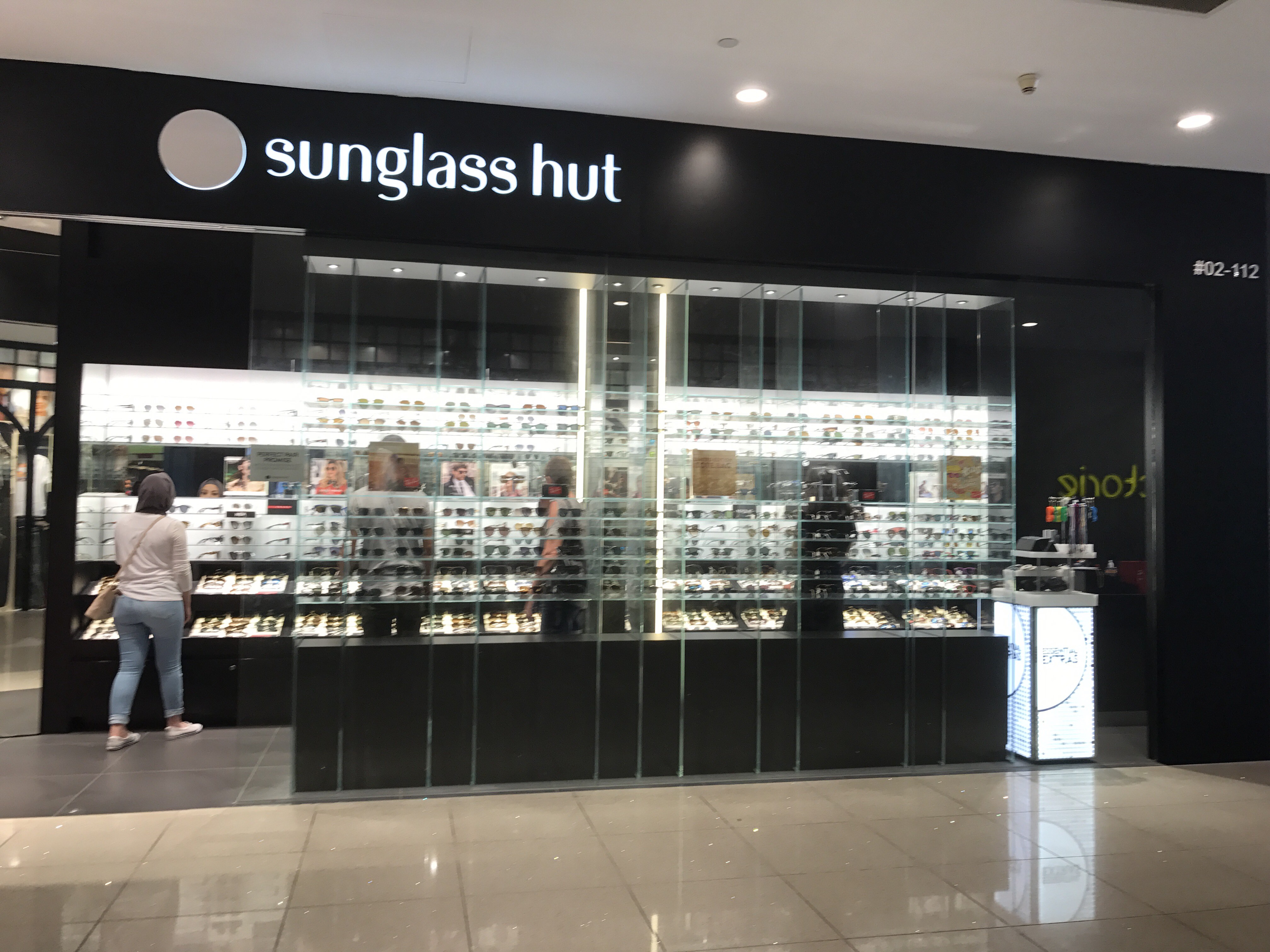 Sunglass Hut Official Site Mena - Sunglasses for Men, Women & Kids