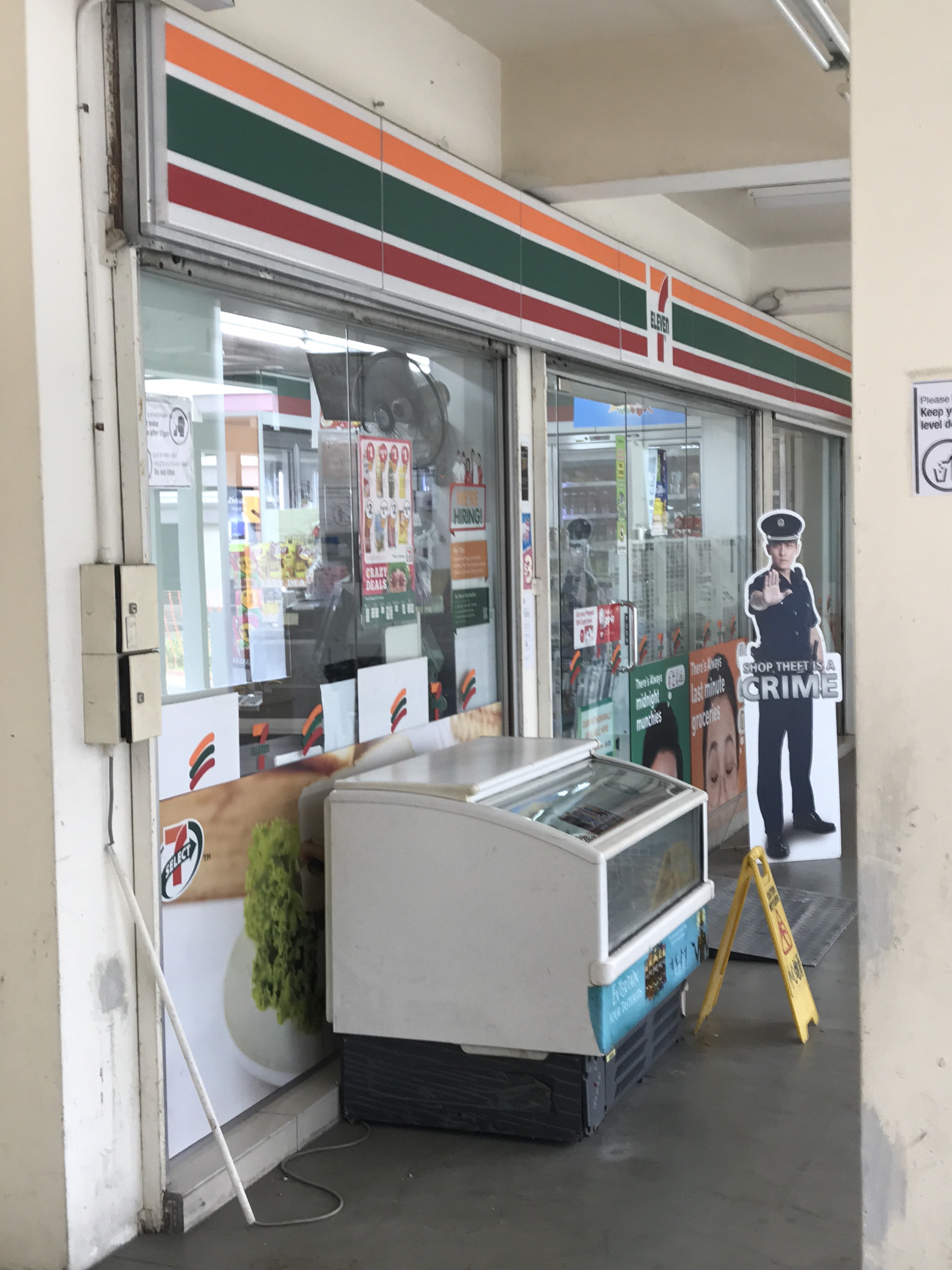 7Eleven Is At War With Its Own Franchisees Over ICE Raids, 58 OFF