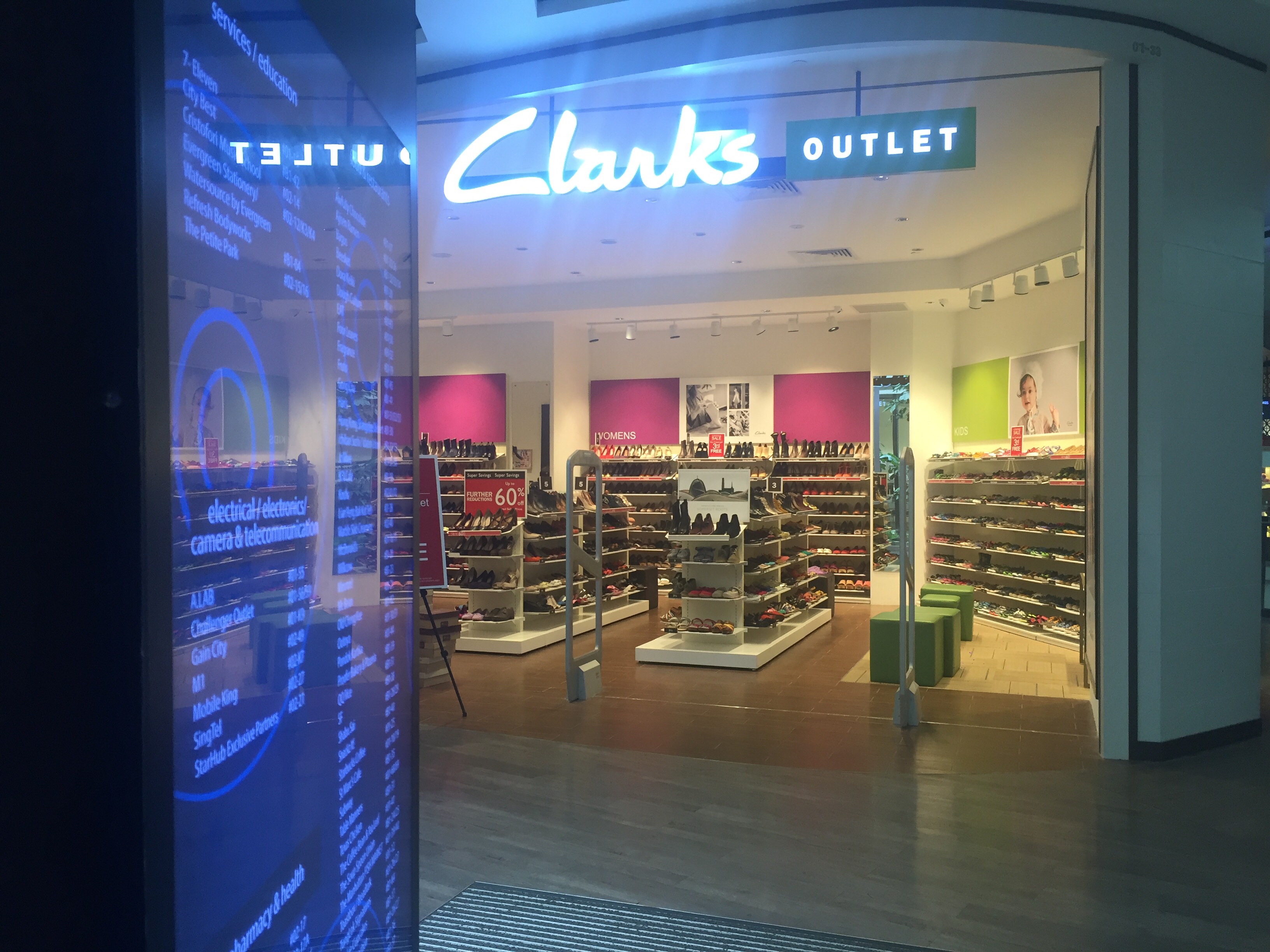 nearest clarks outlet to me