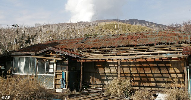 Japan is GIVING AWAY abandoned homes and selling others