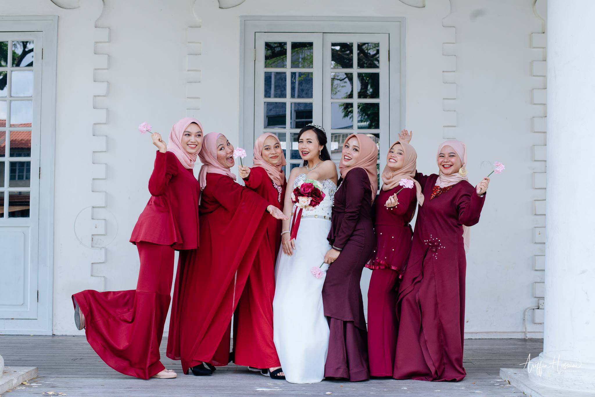 viral-photos-of-church-wedding-with-muslim-bridesmaids-show-true