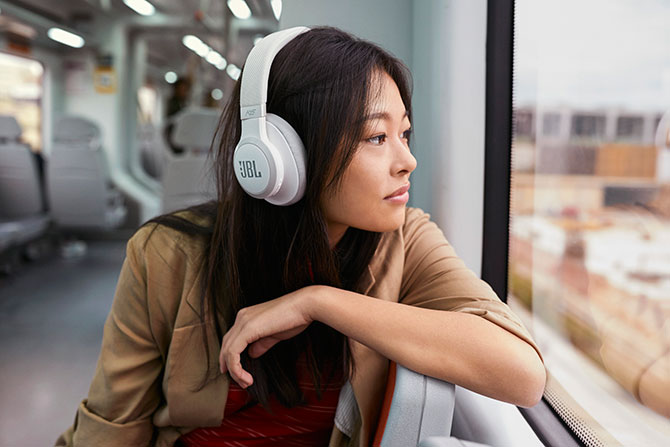 Lækker vidnesbyrd Effektivt JBL LIVE 650BTNC review: Noise-cancelling headphones that will never let  you down | Nestia
