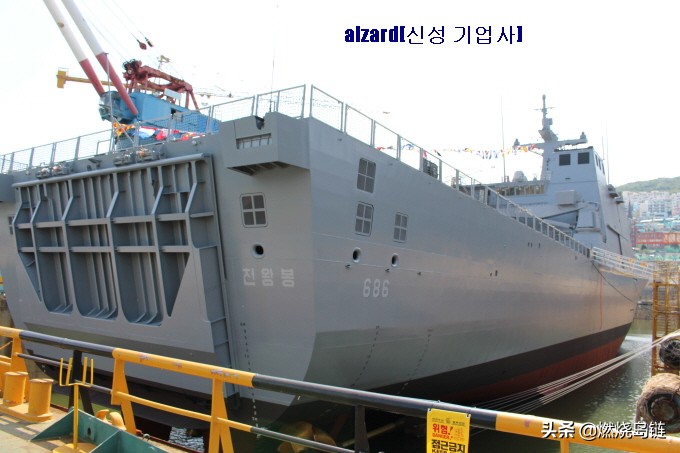 高不成低不就的韩国海军LST-II“天王峰”级坦克登陆舰| Nestia