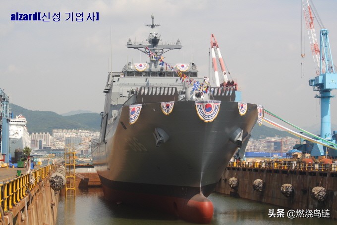 高不成低不就的韩国海军LST-II“天王峰”级坦克登陆舰| Nestia