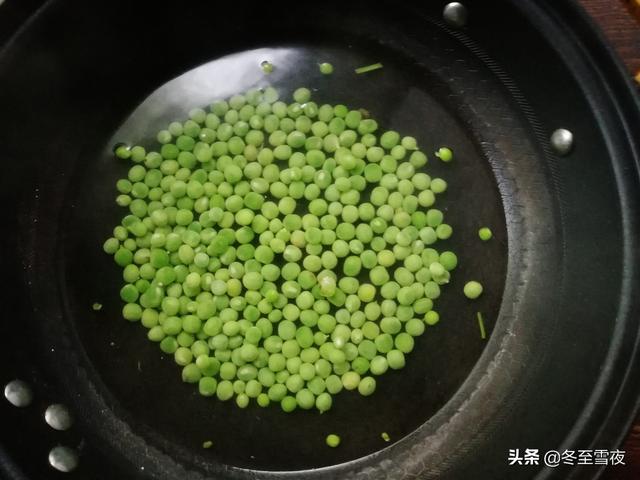 做肉末豆腐时 加入一把这个食材 能增加营养 促进食欲 Nestia