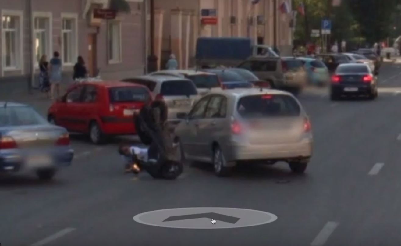 Google Maps Street View Car Captures Shocking Motorbike Crash As It   3df51be8cbd004829c5bf209126d4fa7 