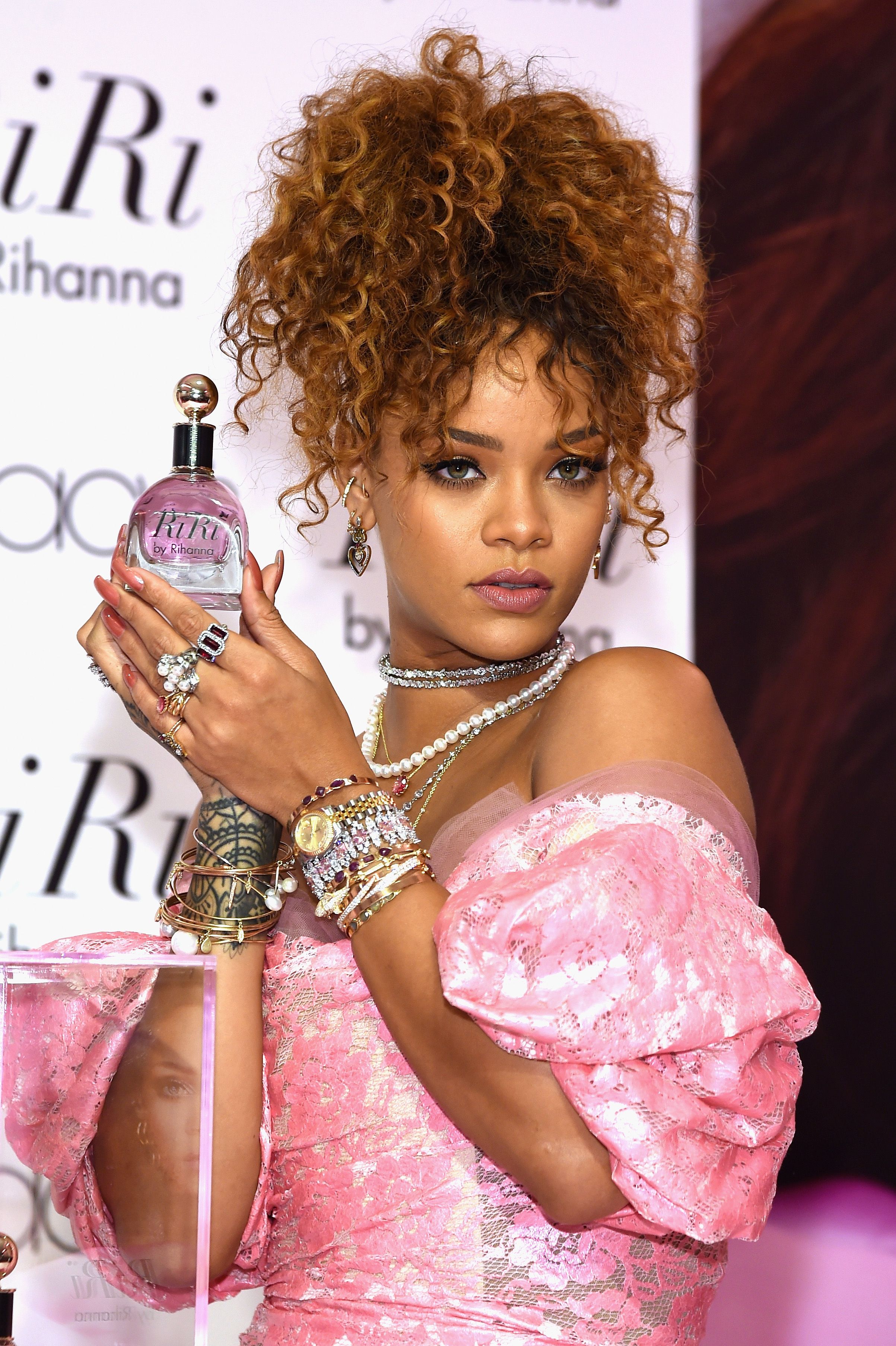 rihanna smells