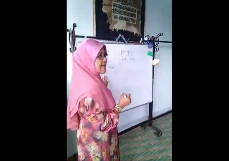 Penang Mum Teaches Malay Aunties How To Speak Mandarin In Adorable Clip Video Nestia