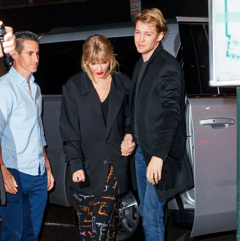 Taylor Swift and Joe Alwyn Show Some PDA on Rare Public Date Night | Nestia