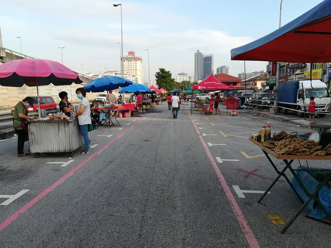 This Is How Social Distancing Looks Like In Pasar Pagi Puchong Jaya Nestia