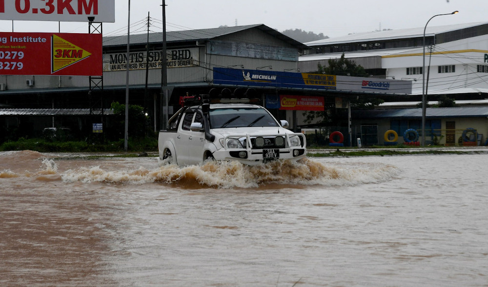 Sabah Floods Hundreds Of Cars Stranded In Kota Belud Nestia