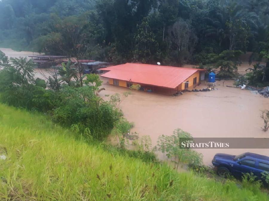 Floods Hit 13 Areas In Papar 29 Evacuated Nestia