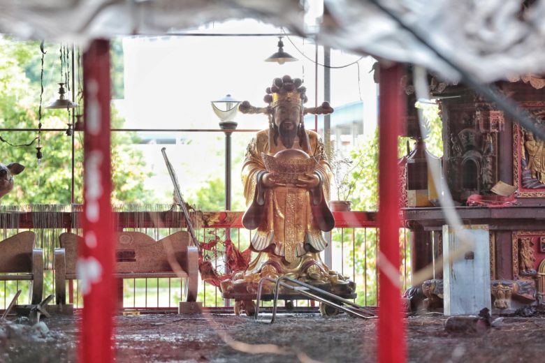 Sembawang God of Wealth Temple fire: Statues of deities intact despite ...