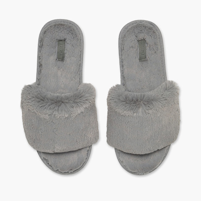Kim Kardashian launches fluffy Skims slippers - perfect for your ...