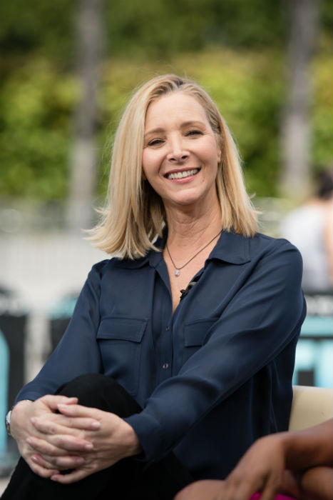 Lisa Kudrow and lookalike mother pose for very rare photo together | Nestia