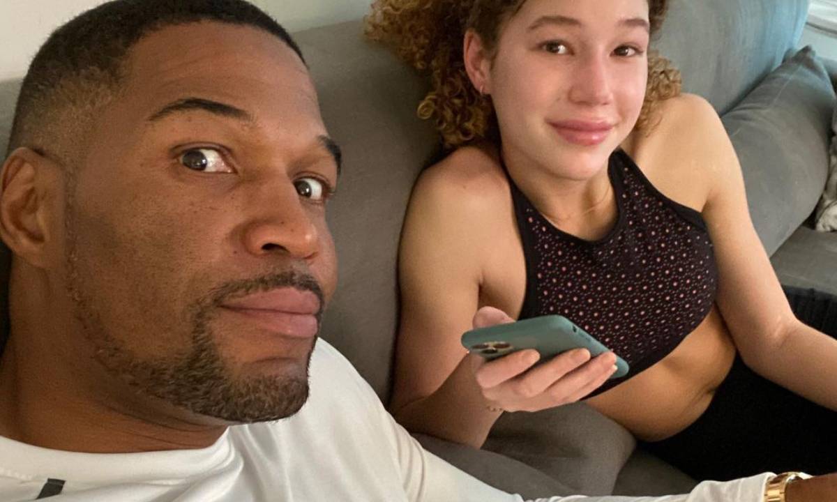 Michael Strahan Shares Rare Photo Of Twin Daughters Alongside Heartfelt Tribute Nestia 