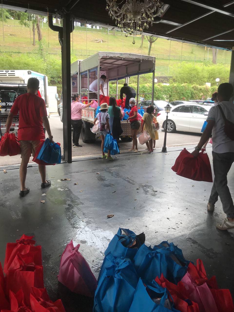 Tanjong Pagar Accident Victims Gave Food To Seniors On 12 Feb Charity Remembers Their Kindness Nestia