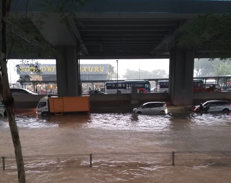 Floods lumpur flash kuala KL hit