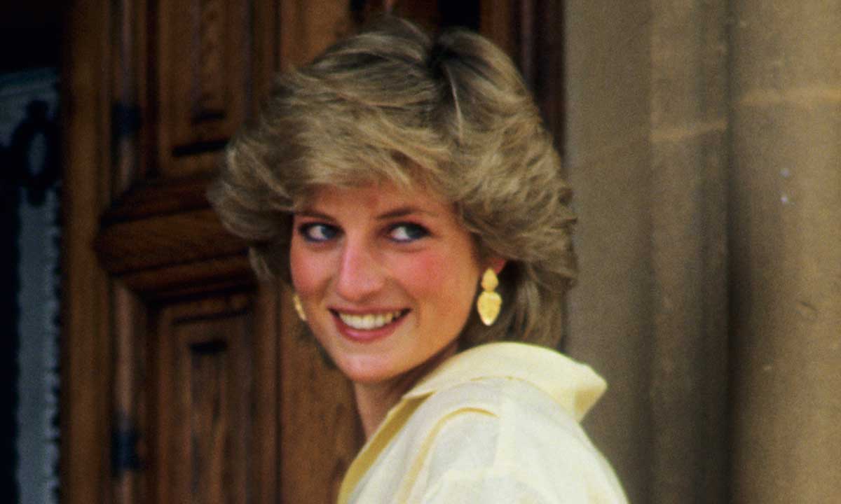 TikTok star recreated Princess Diana's hairstyle and looks identical | Nestia TikTok star recreated Princess Diana's hairstyle and looks identical | Nestia