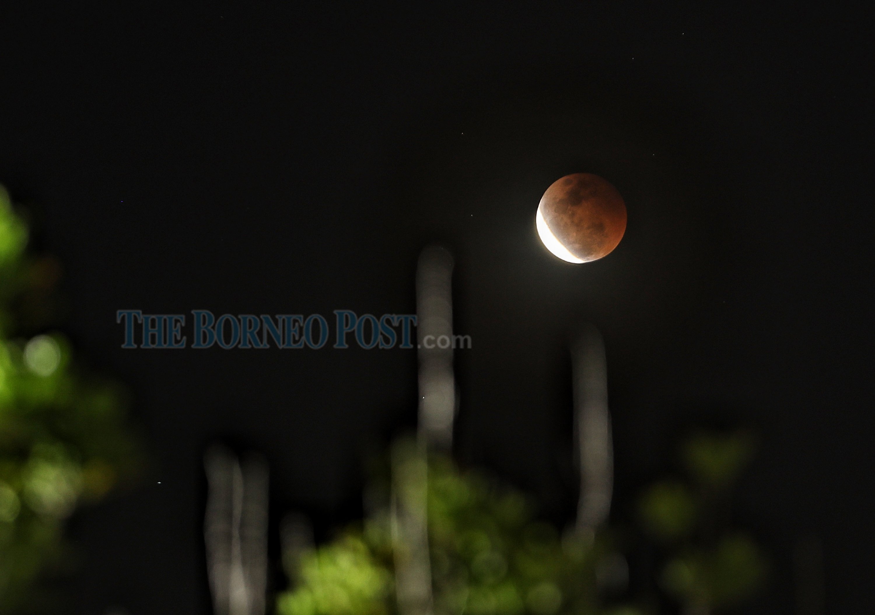 Spectacular Super Flower Blood Moon Lunar Eclipse Over Kuching Nestia