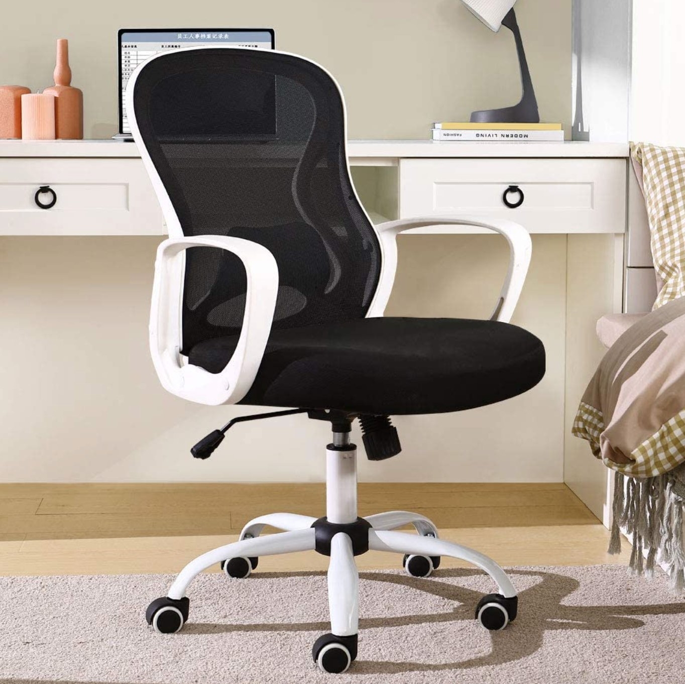 15 WFH Chairs From Amazon Reviewers Say Help With Back Pain | Nestia