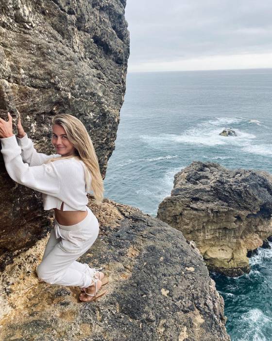 Julianne Hough's epic girls trip photo will wow you - and so will