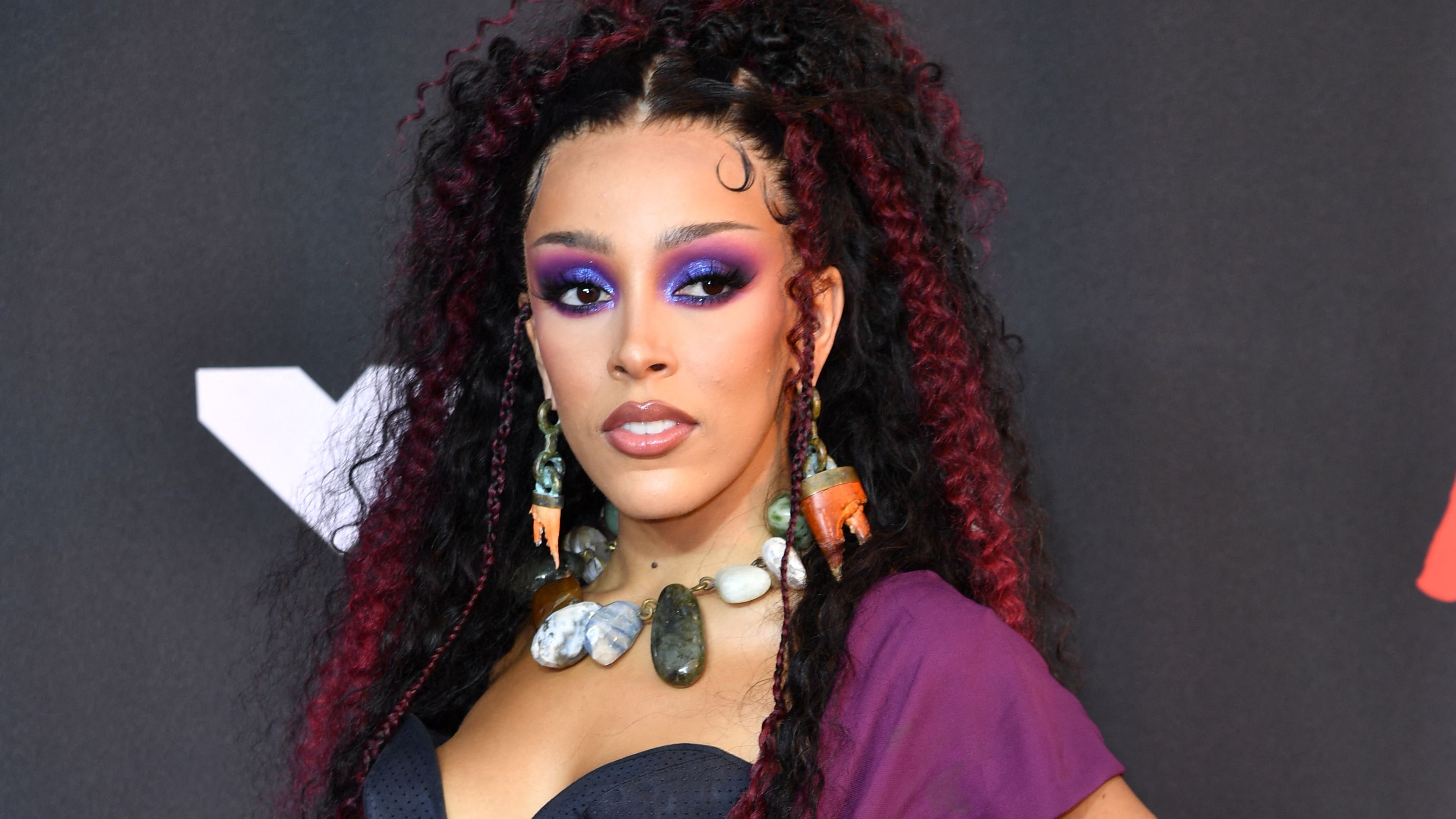 All of Doja Cat's 2021 VMAs Beauty Looks in One Place Nestia