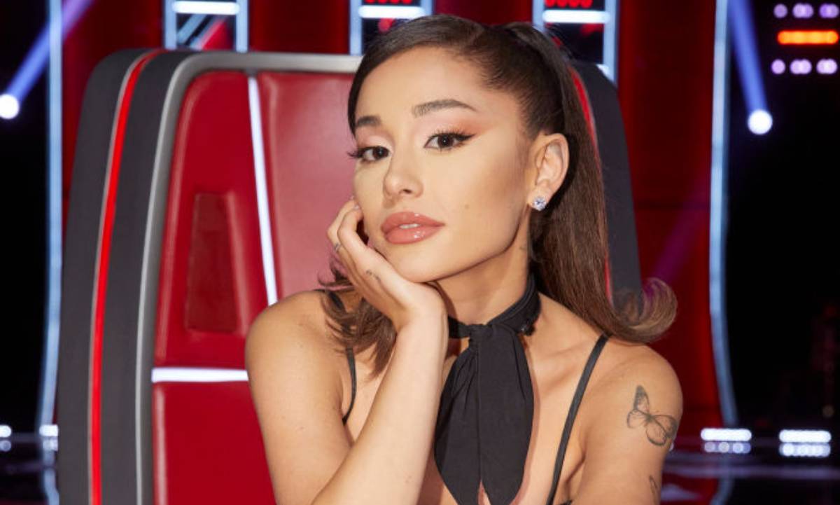 The Voice Star Ariana Grande Looks Sensational In Sparkly Bra And You Should See Her Hair Nestia
