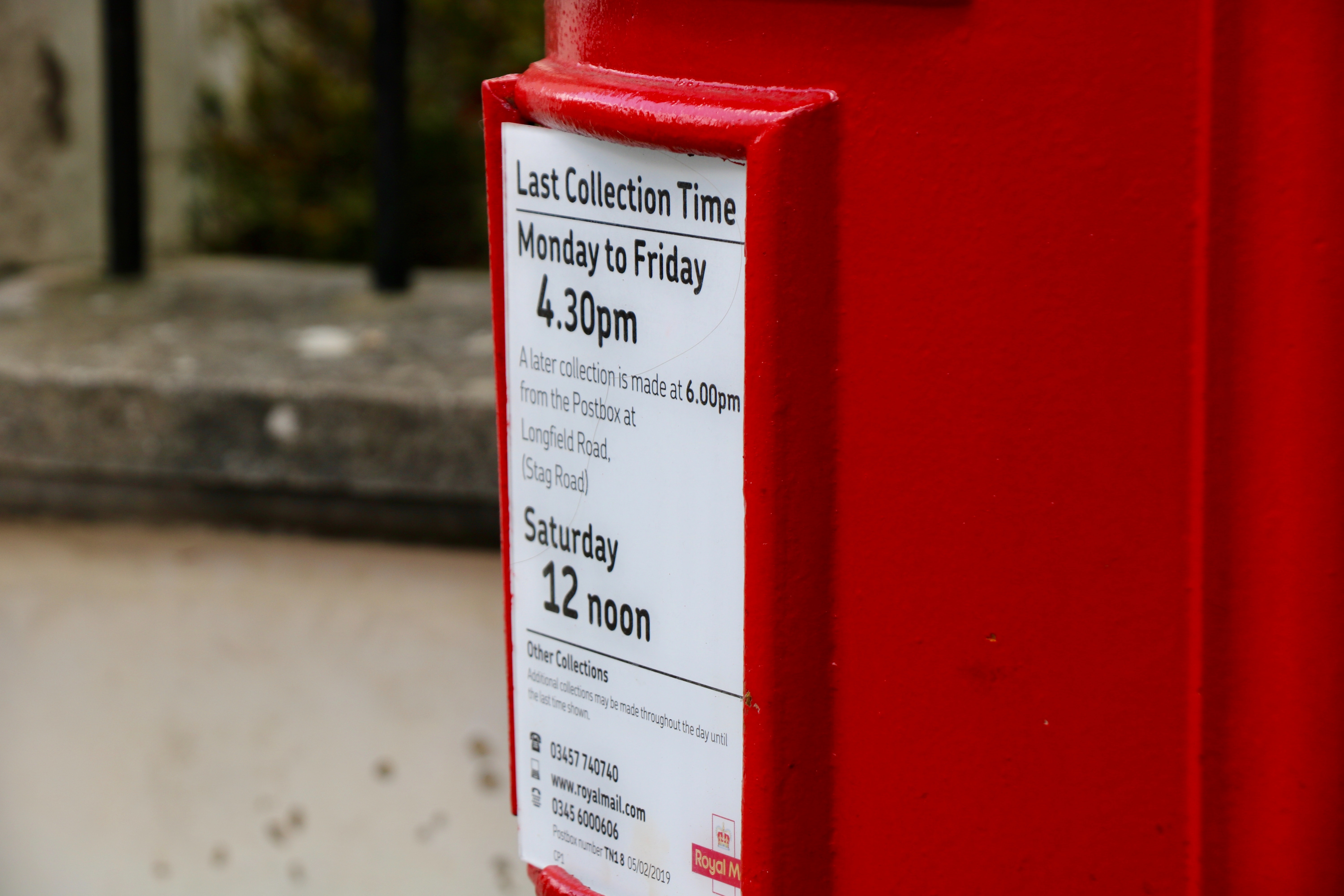 postman-shares-what-inside-of-post-box-really-looks-like-nestia