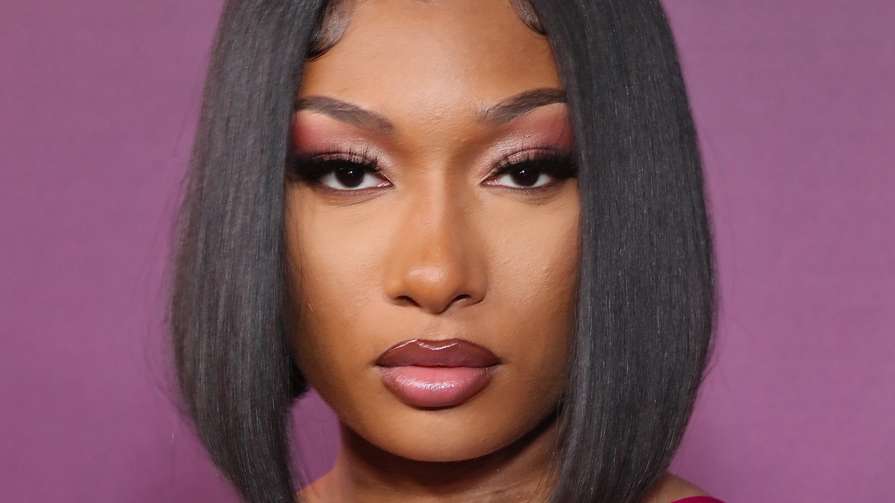 Megan Thee Stallion Has Mastered the Art of Grown-Out Curtain Bangs ...