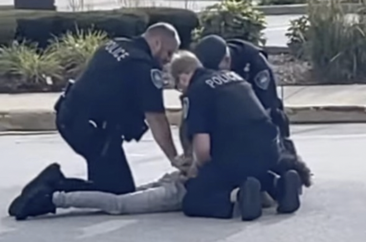Horrifying Video Shows Police Repeatedly Punching Teen In Illinois Nestia