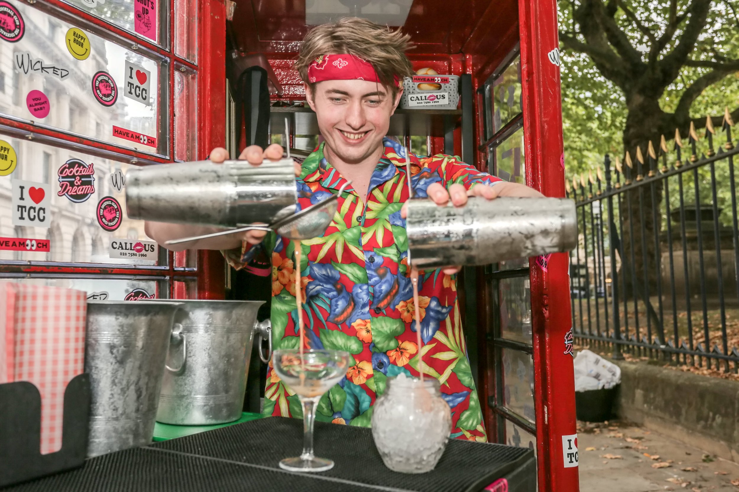 world-s-smallest-cocktail-bar-opens-in-iconic-red-phone-box-nestia