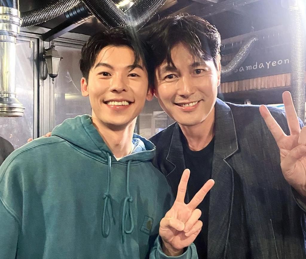 Taiwanese actor Greg Hsu and Korean star Jung Woosung appear together