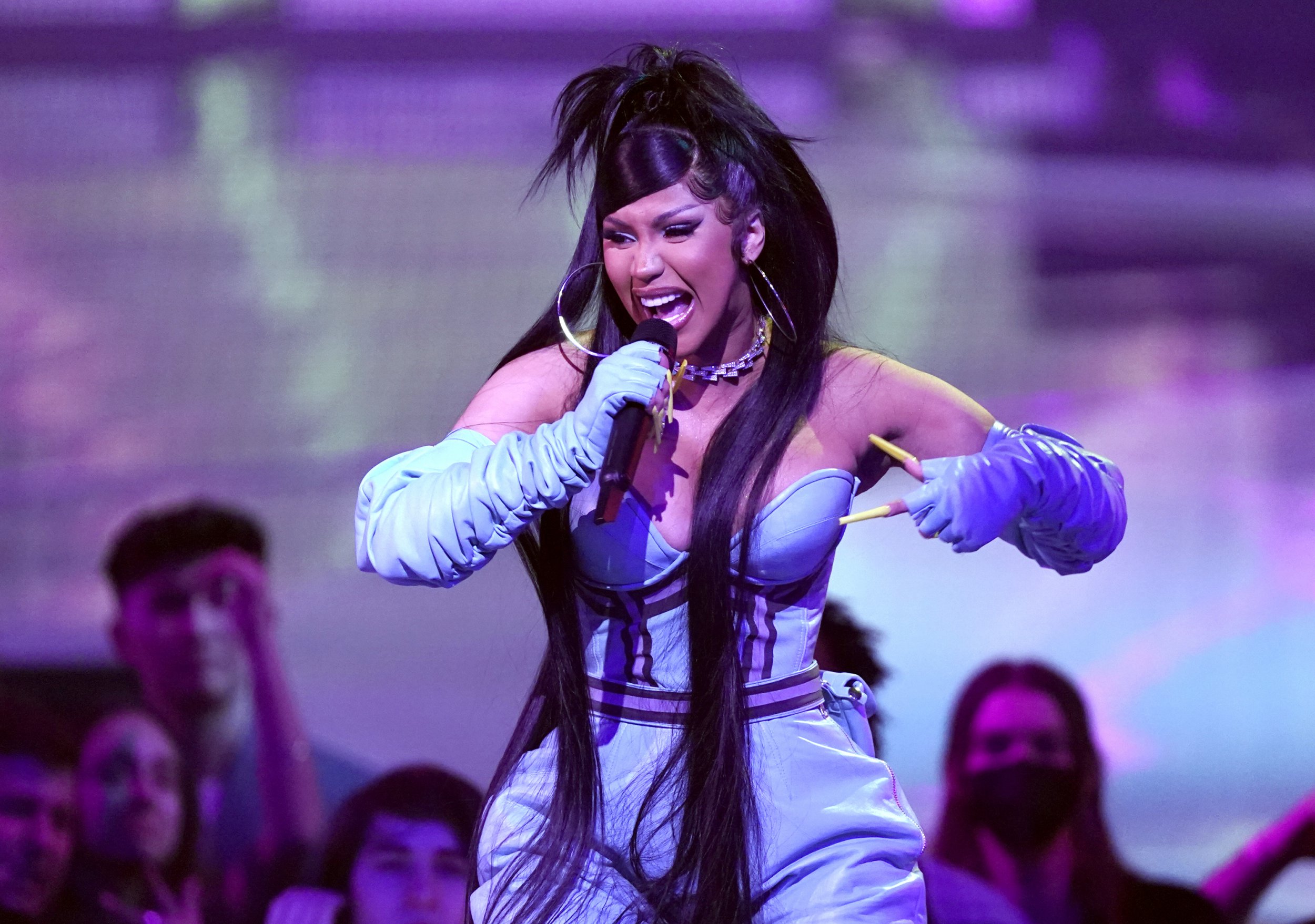 Cardi B returns to the stage for first TV performance since Takeoff’s