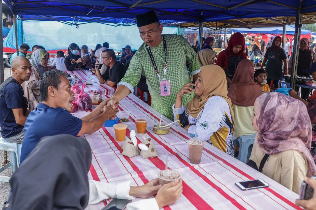 GE15: Mohd Johari Of BN Welcomes PH Candidate's Offer To Make Way In ...