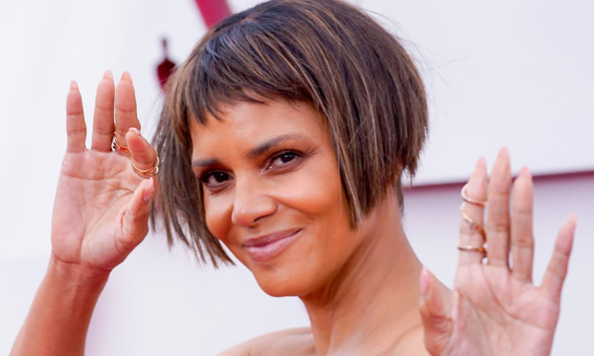 Halle Berry, 56, gets fans talking with risque naked bathroom selfie ...