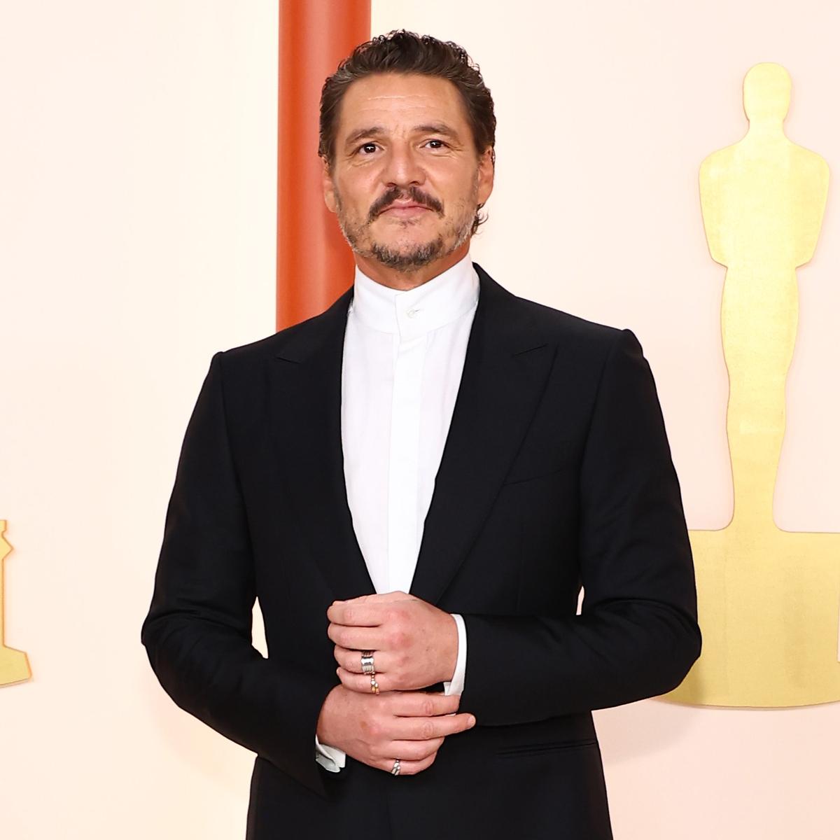 Pedro Pascal Brings That Daddy Energy to the 2023 Oscars Nestia