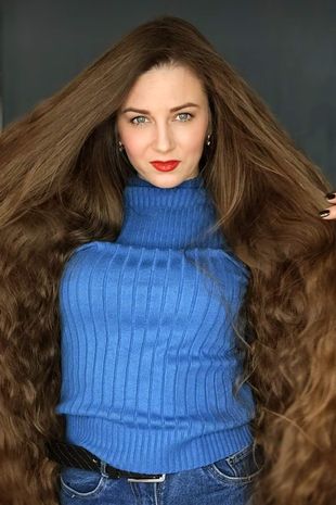 Meet the woman with four-and-a-half foot hair who spends HOUR a day ...