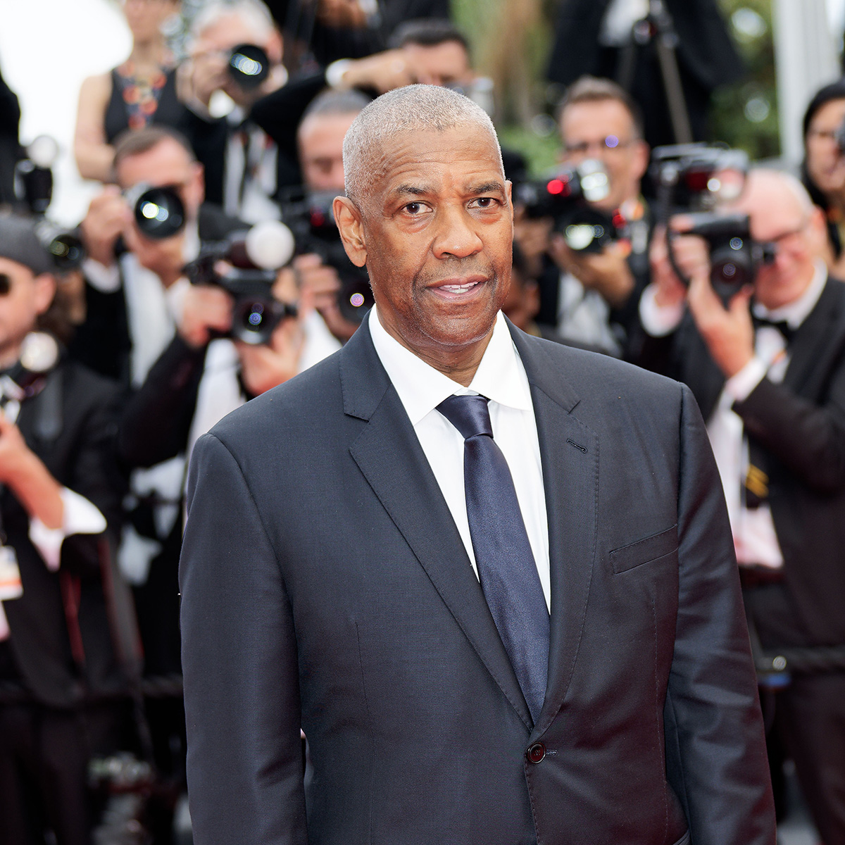 Denzel Washington Gets Into Confrontation After Being Grabbed by  Photographer at Cannes | Nestia